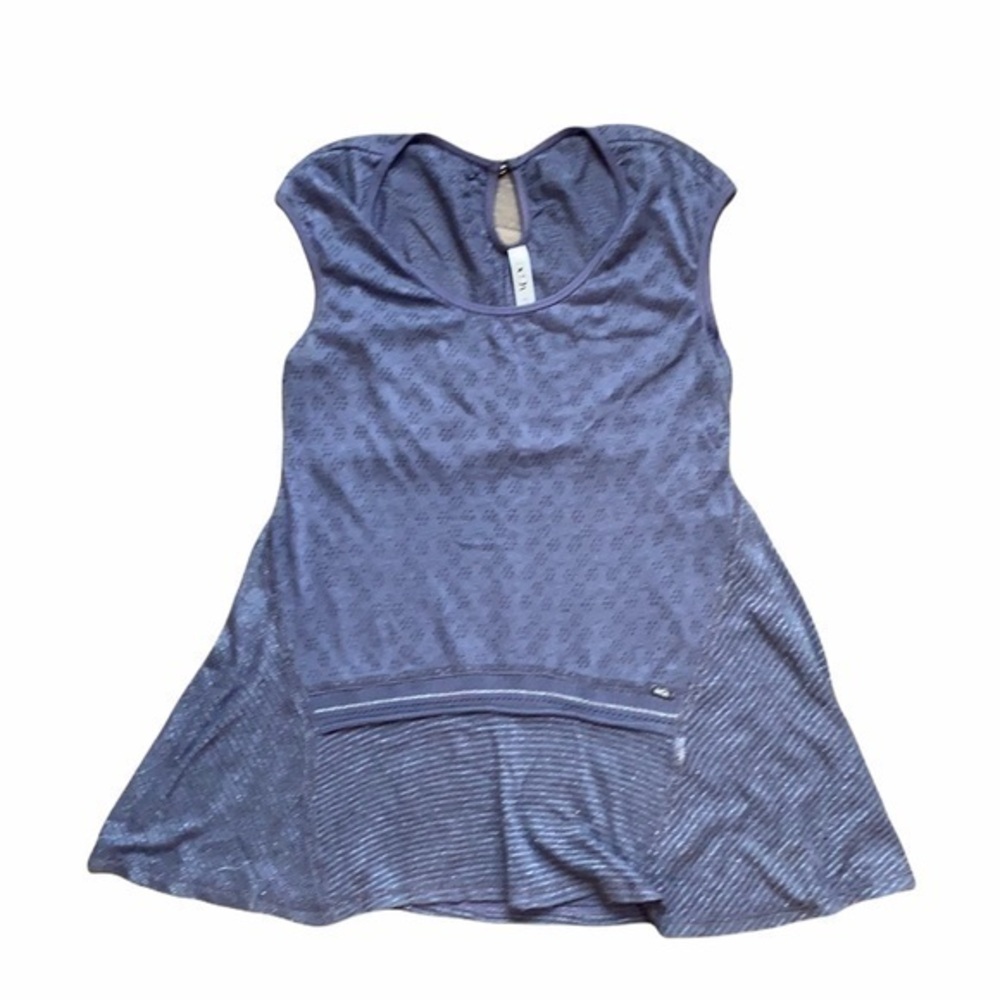 DECA size large sleeveless shirt